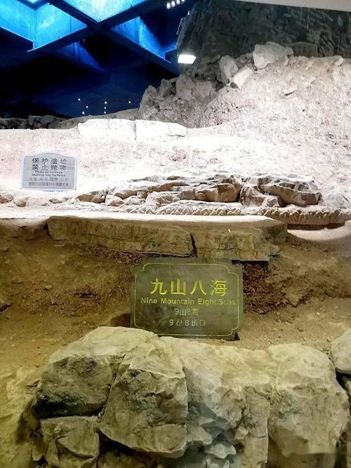 阿春游西湖系列2:雷峰塔