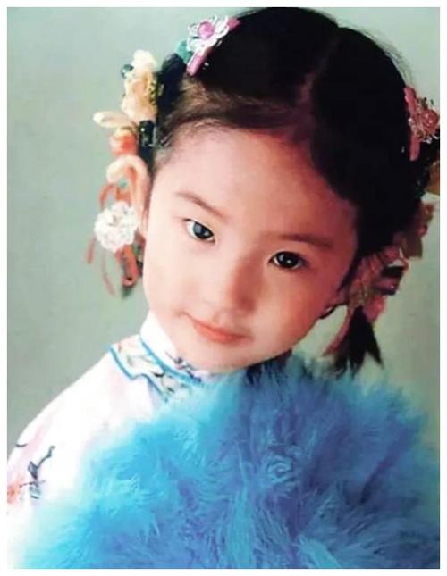 明星小时候照片周杰伦刘亦菲杨颖张艺兴蔡徐坤关晓彤鹿晗