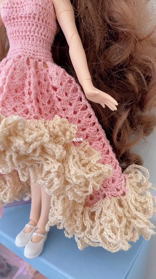 钩针做的小布裙裙呀_钩针_芭比怎么样_芭比娃娃_兴趣爱好_手工