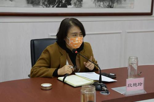 区委书记段艳玲,区长崔安勇就宏伟区下一阶段疫情防控工作提出要求.