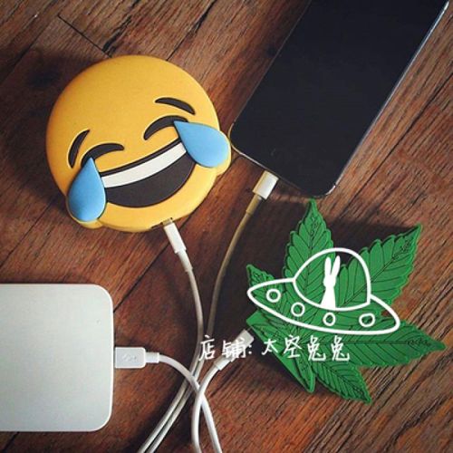 韩国可爱卡通emoji表情充电宝创意便携迷你移动电源苹果手机通用