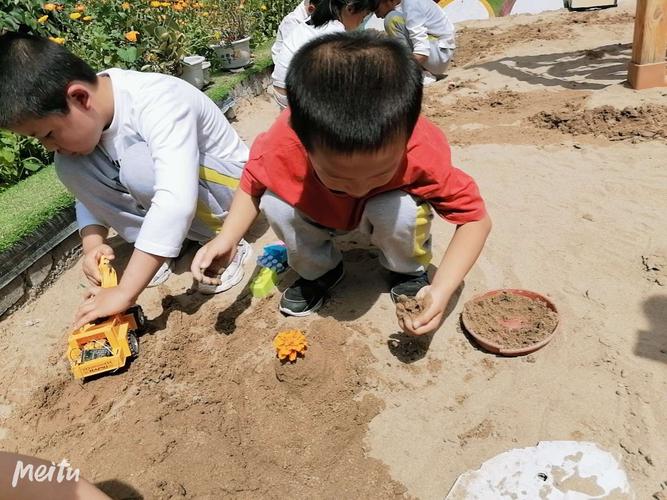 童心艺术幼儿园【创意玩沙】