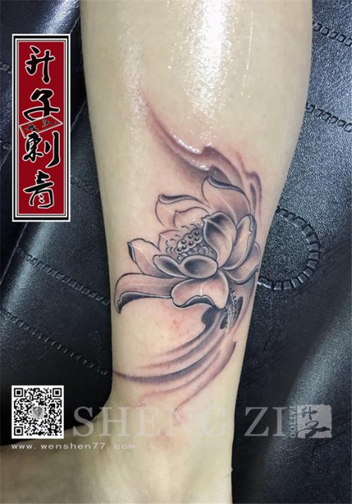 脚踝女性莲花纹身图案 五里店纹身