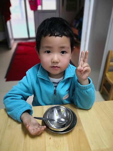 乐乐班小朋友们的"光盘行动"