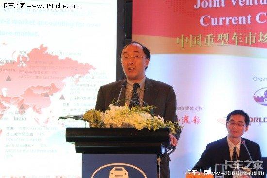 北汽福田副总经理,欧曼本部本部长吴越俊:二季度的重卡市场下滑