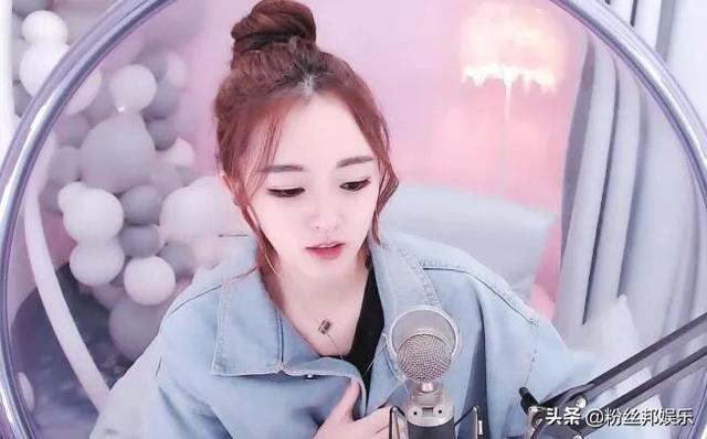五位唱歌好听的yy女主播菲儿电风扇吹得好杨大爷善于搞气氛