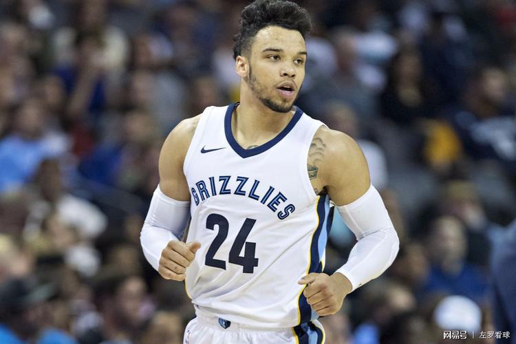 马尚·布鲁克斯   根据espn的阿德里安·沃伊纳罗夫斯基的