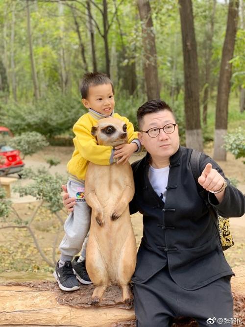 名字,照片不断出错,张鹤伦吐槽!现在的媒体人那么好做吗?