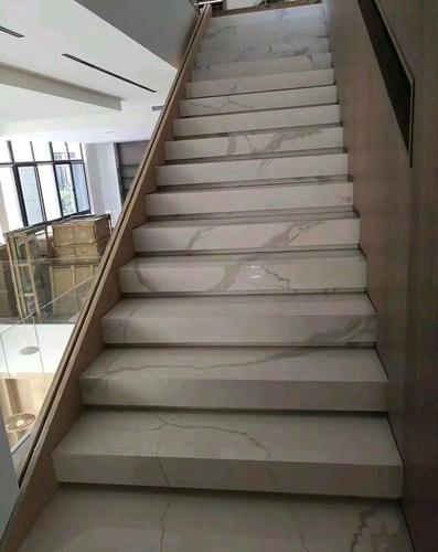 你家装修还在用瓷砖做楼梯踏步?看完岩板您一定会后悔!