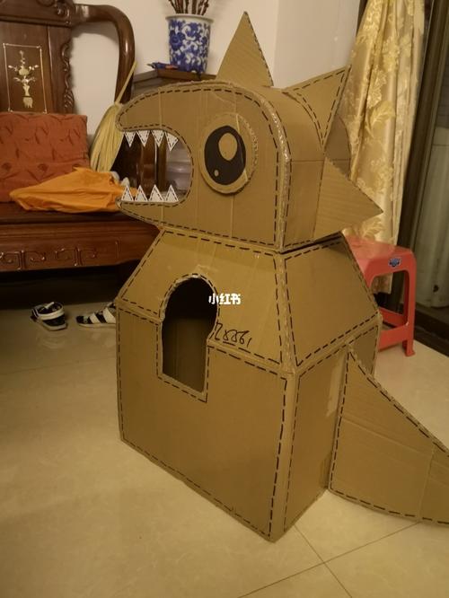 崽崽的幼儿园手工:纸箱恐龙_幼儿园_手工制作_恐龙_兴趣爱好_手工