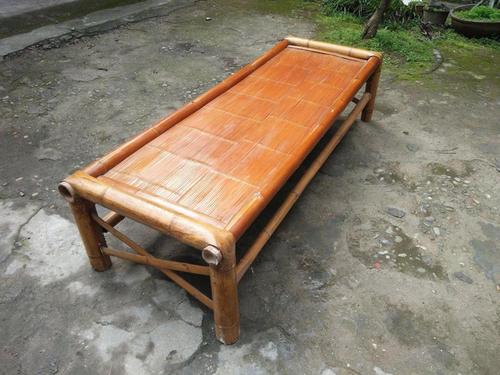 农村的竹床,用竹条一根一根编织而成的记忆