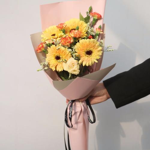 毕业季小花束送老师公司年会袖珍花北京同城送花单只玫瑰清新花束
