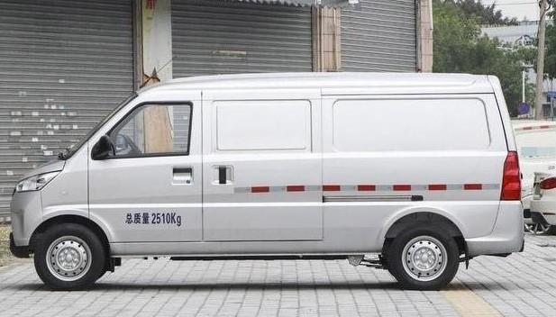 五菱电动小货车上市,续航里程仅仅270km,竟然要卖十多万?