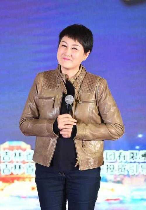 张凯丽是我们非常熟悉的中年女演员,她也被很多粉丝称为"婆婆专业户"