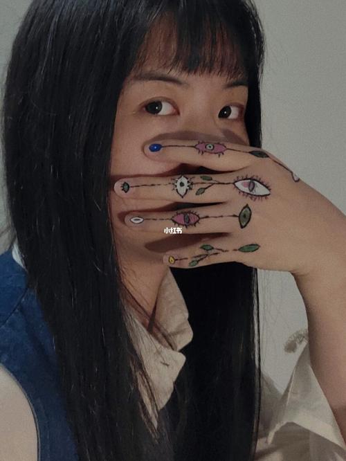 张子枫同款手指彩绘_彩绘_颜料_张子枫同款_美妆_彩妆