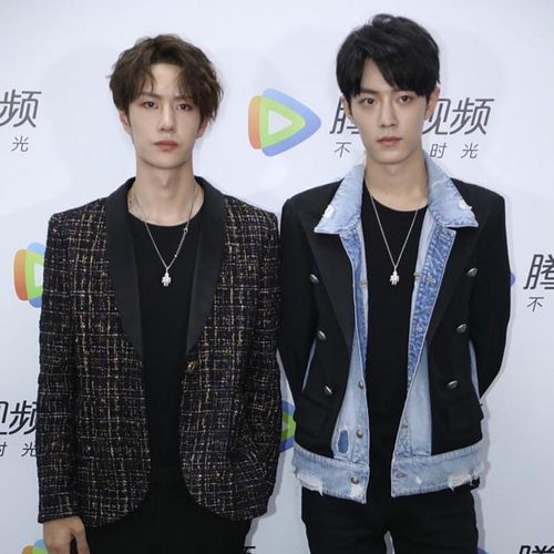 肖战同款欧美个性嘻哈潮人项链手脚灵动机器太空人吊坠毛衣配饰品