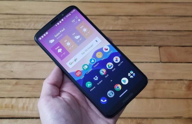 外媒谈moto z3 play三个最好和最差方面:指纹识别器变位很不方便
