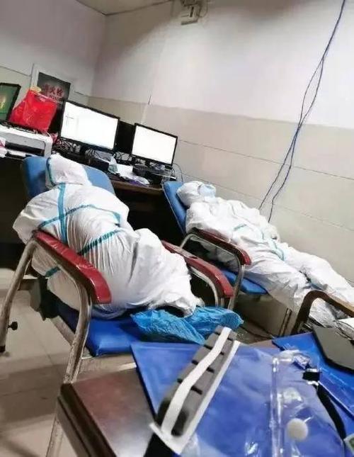 缅怀先烈,抗击疫情.