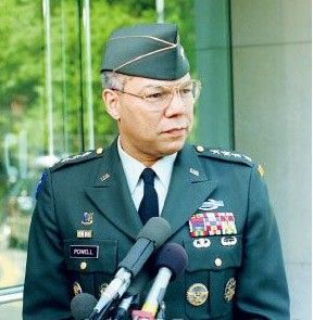 美国前国务卿科林·鲍威尔 美军的将军服始于巴顿将军,众所周知,他是