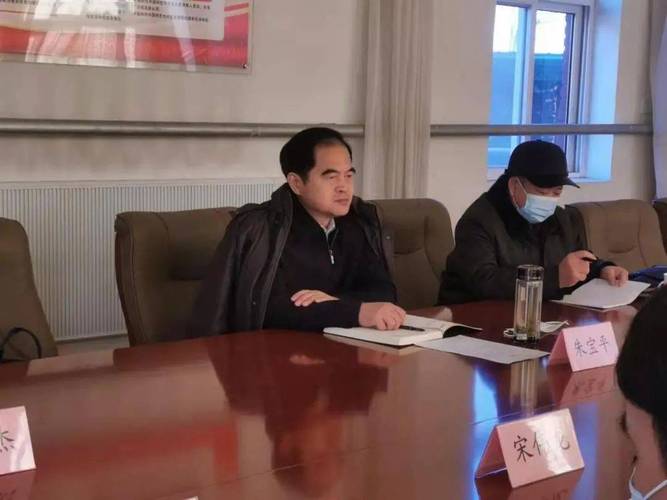 区人大常委会党组书记朱宝平同志到东施古镇调研冬季取暖和安全生产