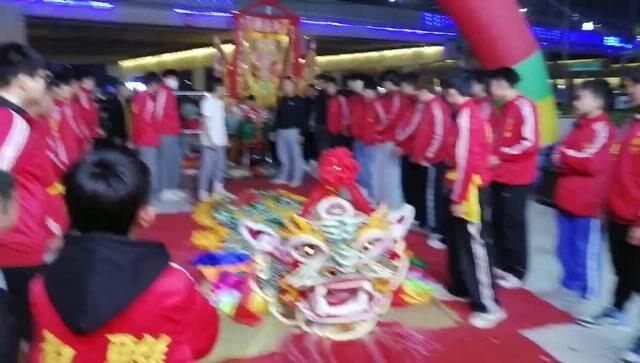 海陆丰虎狮红海湾东联弘艺舞狮团