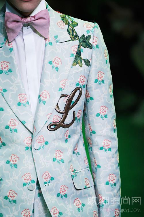 gucci将定制服务推广到外套,鞋子和男装上