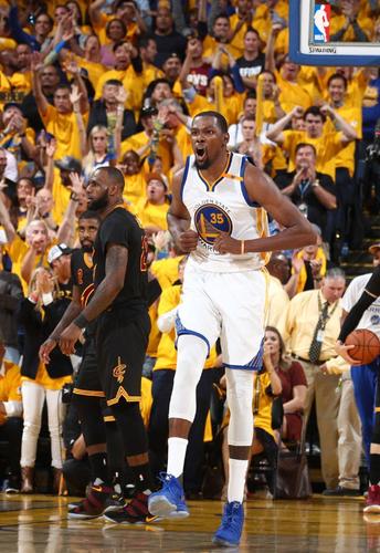 那么这样说来就有球迷发问了,杜兰特会不会因为病毒而影响自己的