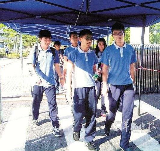 prada疑"撞衫"深圳校服 学生:我们天天穿奢侈品