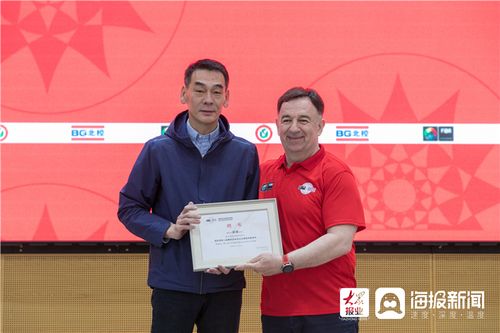 篮球国际级裁判梁斌