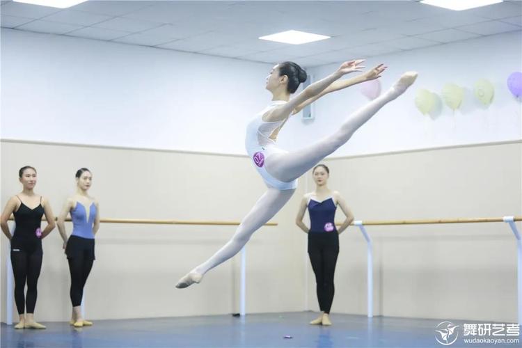 舞研艺考九月月测现场震撼来袭~--2021舞蹈高考最新资讯-舞蹈艺考培训
