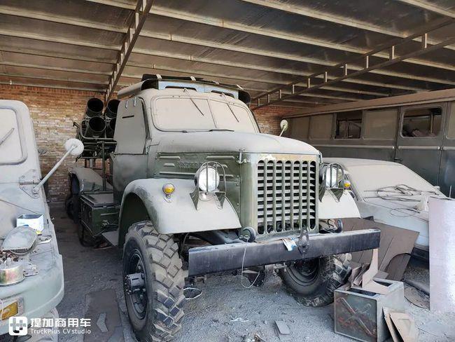 真正的老卡车,最早生产于1948年,国内现存的前苏联嘎斯63载货车实拍
