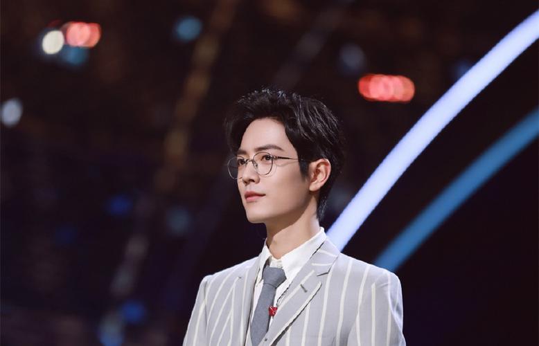 2020超帅肖战壁纸_帅气时尚的肖战