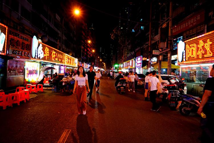 夜间经济贵阳青云路小吃街