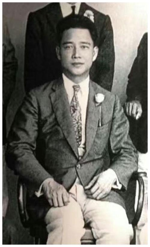 汪精卫葬礼陈璧君和三个女儿出镜多名甲级战犯为其送行