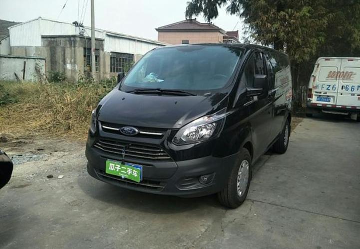 福特全顺2017款20t手动短轴中顶多功能商用车国Ⅳ