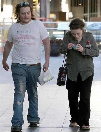 《终结者:黑暗命运》爱德华·弗朗星回归 酗酒吸毒变凸腩大叔