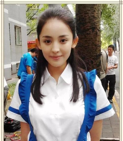 同是北影校花,吴谨言清纯,古力娜扎惊艳,而她就厉害了