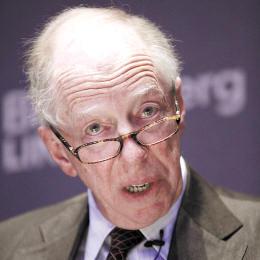 " 英国著名的金融家,75岁的雅各布·罗斯柴尔德勋爵淡淡一笑,简单地