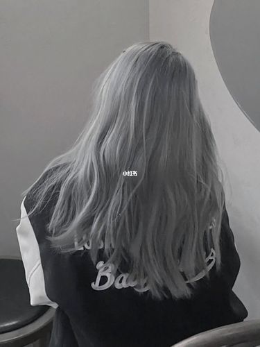 梦幻感灰蓝色,高级感发色!_发色_郑州