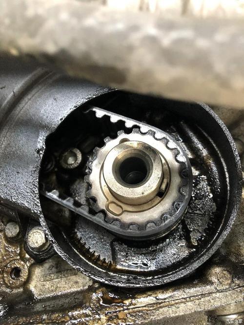 标致307sw更换正时皮带曲轴前油封