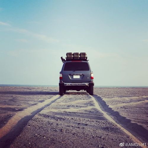 好看的汽车图片丰田陆巡100系列lc100