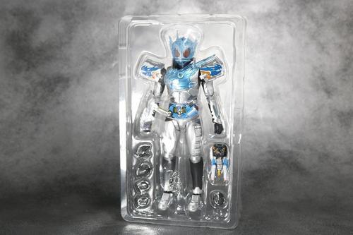 现货万代shf假面骑士 啫喱果冻龙 build cross-z charge万丈龙我_7折