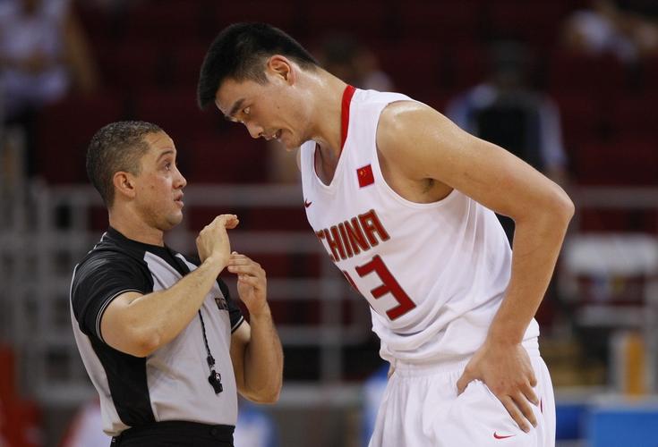 姚明铺就了nba与中国之间的桥梁,在他征战nba的这些年,中国球迷对nba