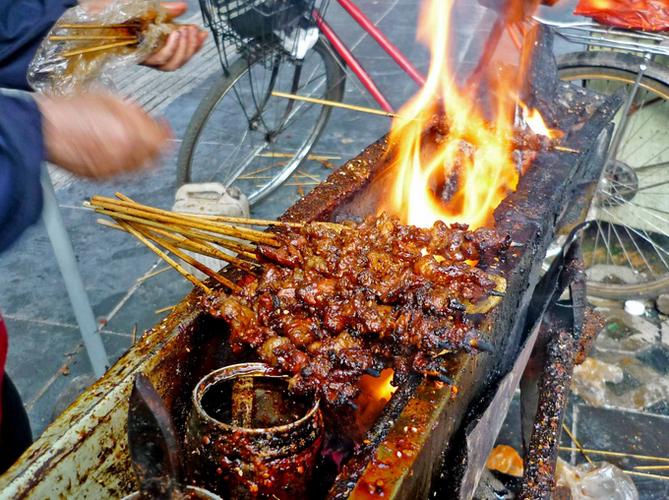 盘点丨桂林最接地气的路边摊烤肉串,约么?