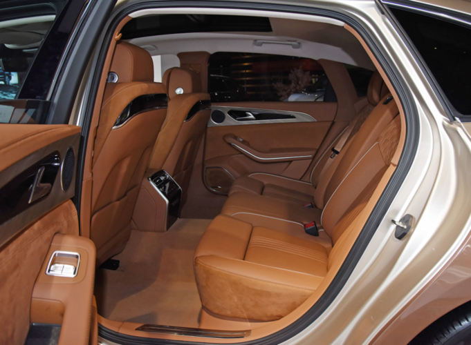 外观给足面子,豪华内饰不输bba,红旗h9值得选吗?