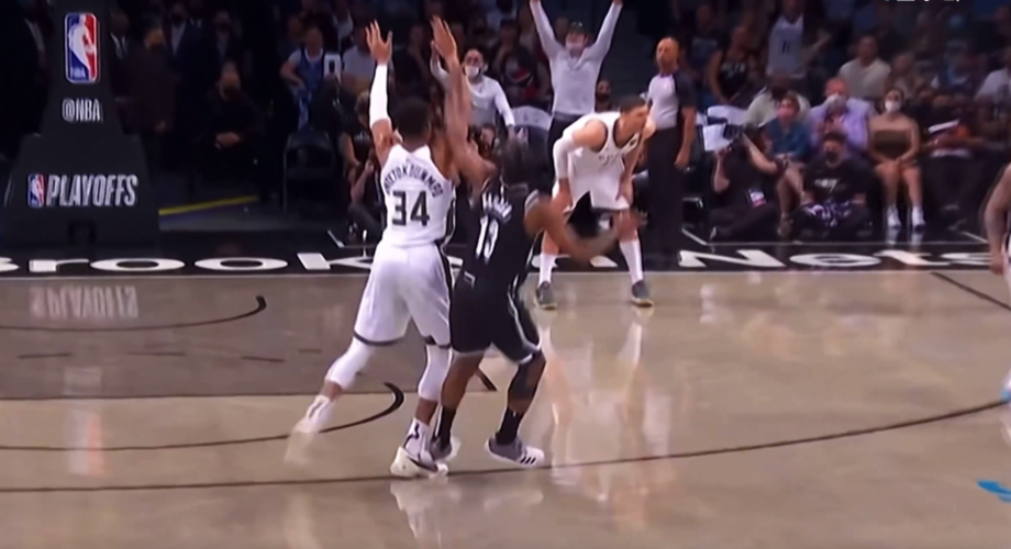 过分了字母哥垫脚哈登后撤步三分g4垫脚废掉欧文幸好登哥没事