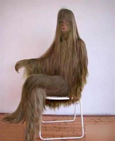 1公斤,当时被吉尼斯世界纪录列为世界上最轻的成年人.