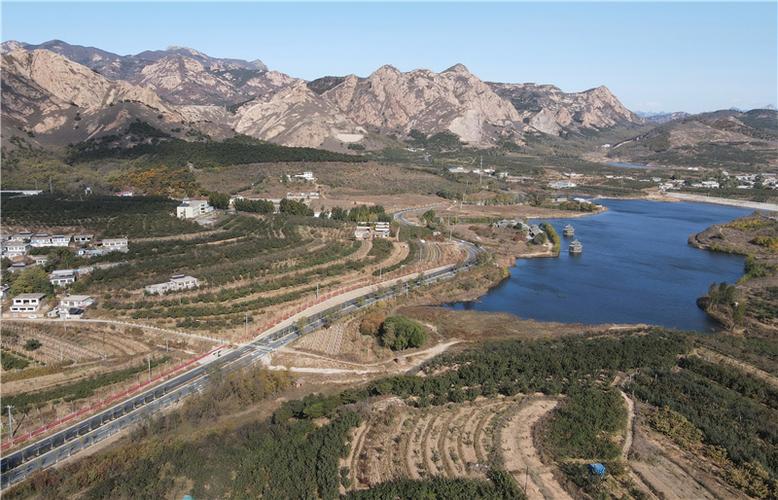 山海关:修建山区旅游路助力乡村振兴