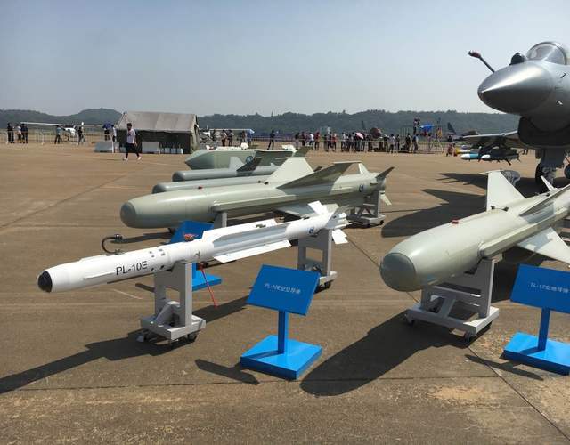 pl-10e空空导弹是中国最新研制的第四代近距离格斗弹,它是专门为歼-20