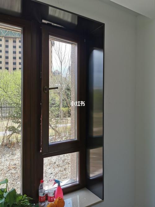 你们想看的黑钛金抗指纹黑钢窗口门口